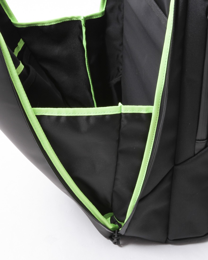 berufスクウェアトラベルデイパック【URBAN EXPLORER PRO 24L】19l