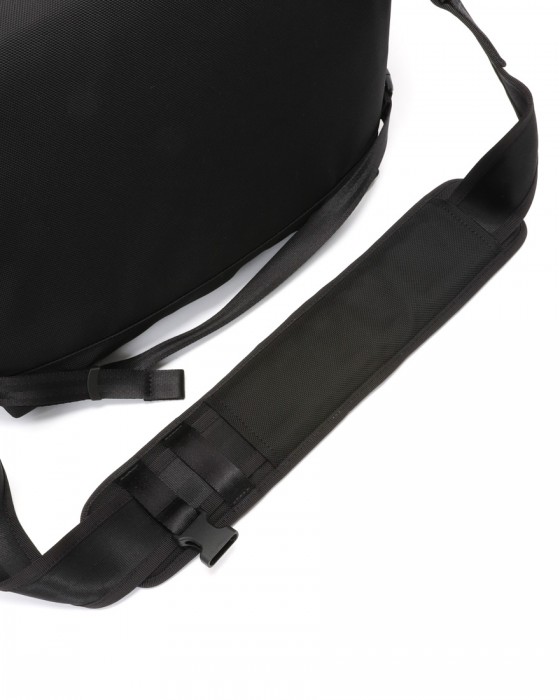 beruf baggageメッセンジャーバッグ M【HOBO 16 MESSENGER BAG MEDIUM/TOKYO LANDMARKS（建物）】15l