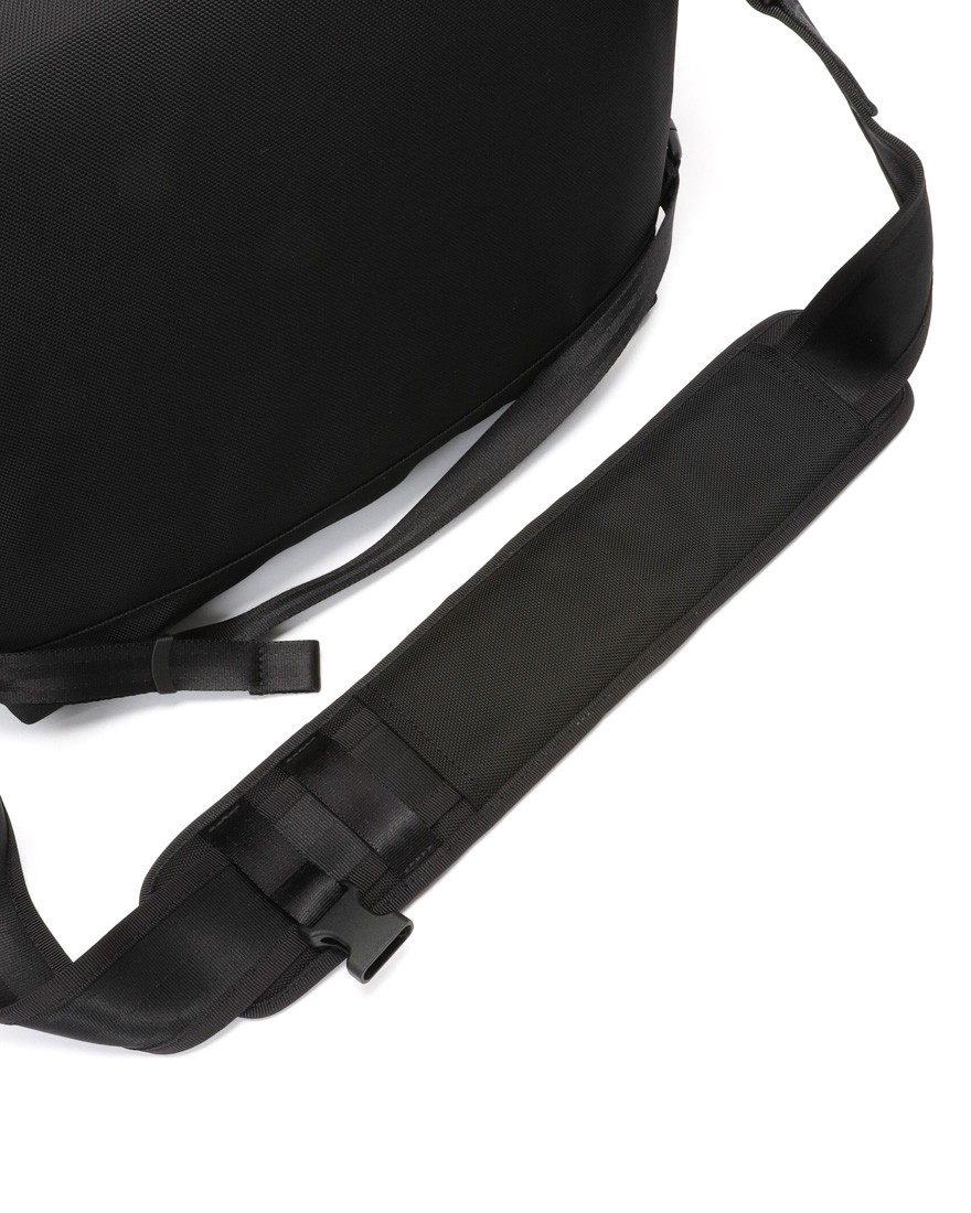 beruf baggageメッセンジャーバッグ M【HOBO 16 MESSENGER BAG MEDIUM/TOKYO LANDMARKS（建物）】15l