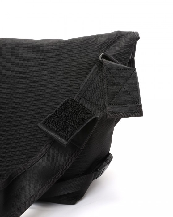beruf baggageメッセンジャーバッグ M【HOBO 16 MESSENGER BAG MEDIUM/TOKYO LANDMARKS（建物）】17l