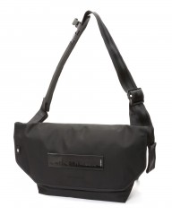 beruf baggageメッセンジャーバッグ M【HOBO 16 MESSENGER BAG MEDIUM/TOKYO LANDMARKS(建物)】mb_c0