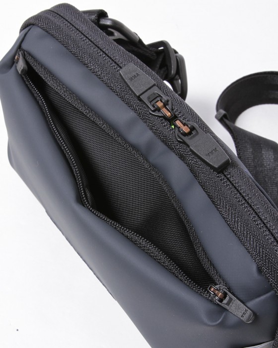 berufウォレットポーチ【URBAN EXPLORER MINI DR 2.0】09l