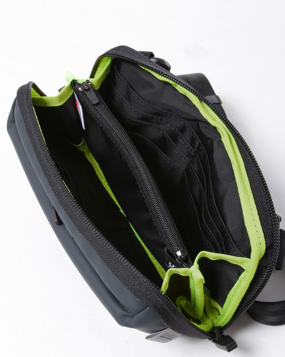 berufウォレットポーチ【URBAN EXPLORER MINI DR 2.0】10l