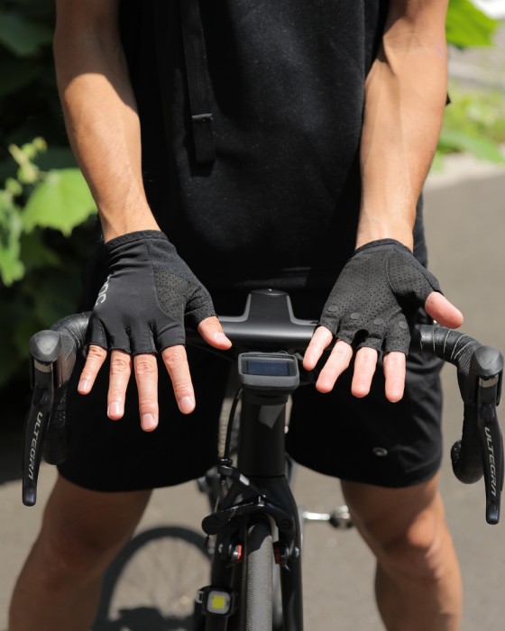 POC Essential Short Glove