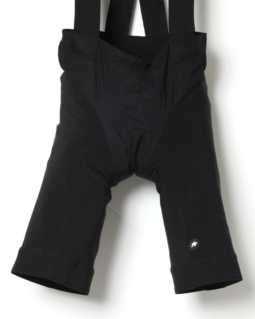 サーマルビブショーツ【EQUIPE RS Spring Fall Bib Shorts S9】｜ASSOS