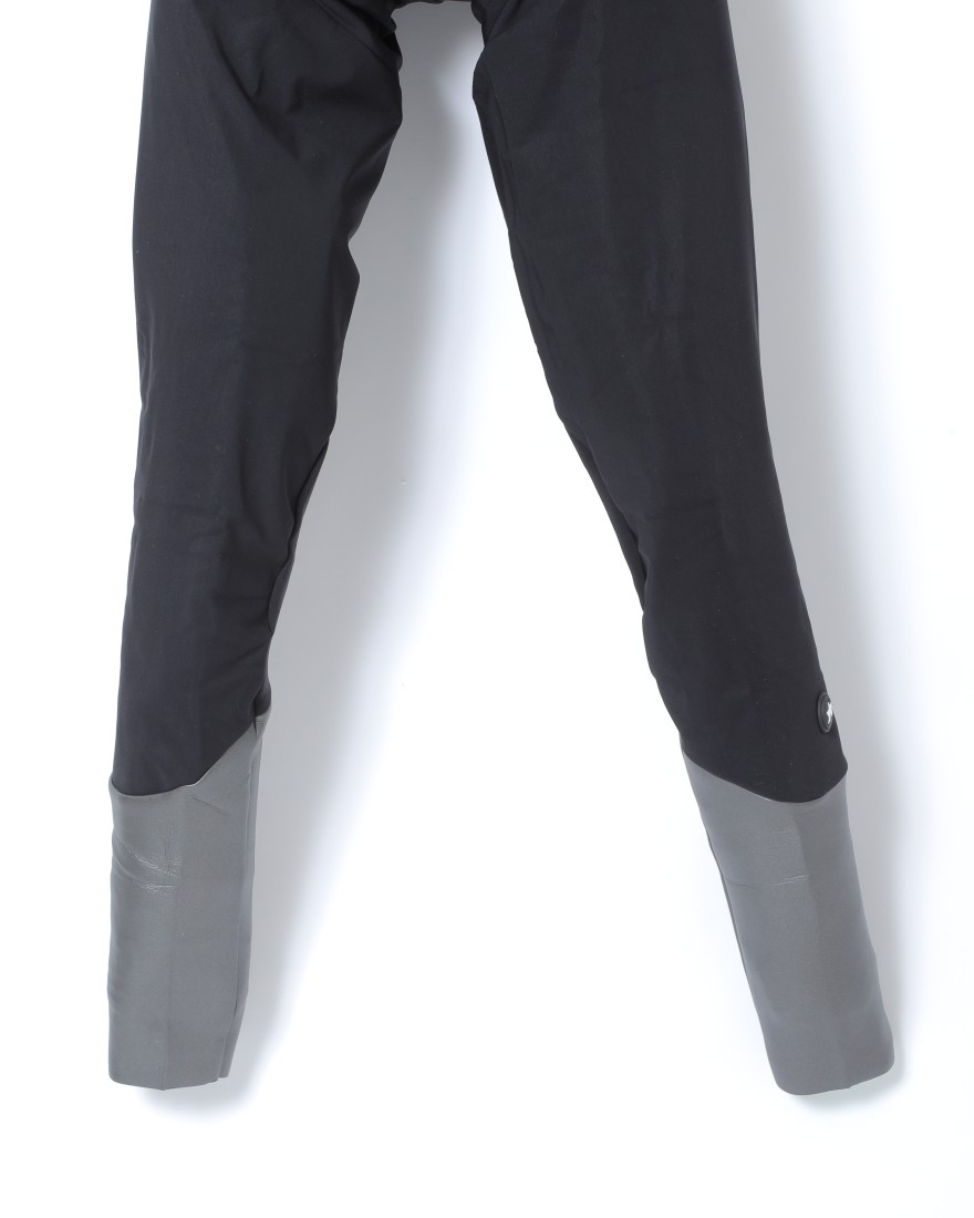 ASSOSレディースウィンタータイツ【DYORA RS Winter Bib Tights S9】03l