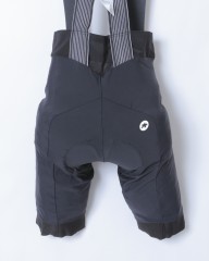 ASSOSレディースビブショーツ【UMA GT Bib Shorts C2】mb_08l