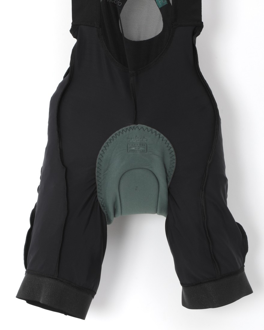 レディースビブショーツ【Women's Foundation Bib Short】|Velocio