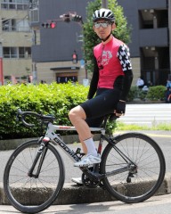 クリアランス セール assosレディースサイクルジャージ/キャップ