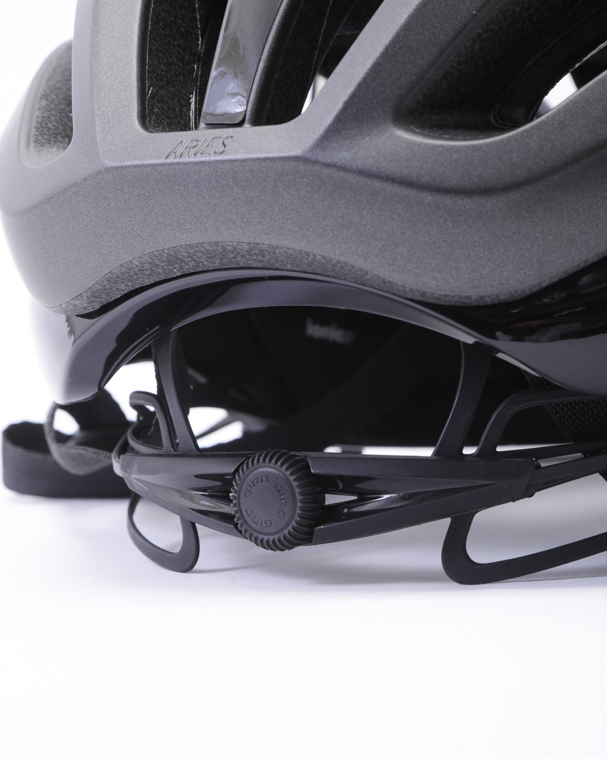 GIROヘルメット【ARIES SPHERICAL AF】13l