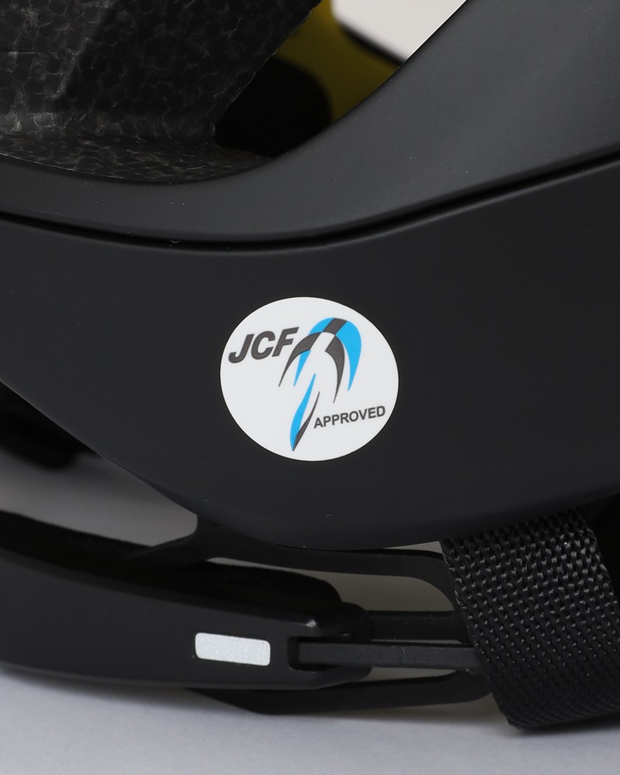 LUMOSスマートライト内蔵 ヘルメット【ULTRA AERO GT MIPS】27l