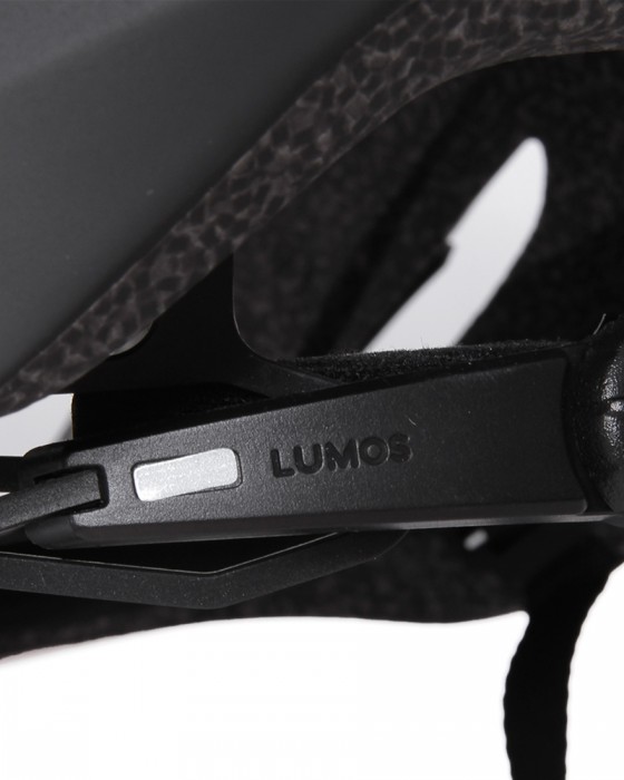 LUMOSスマートライト付属ヘルメット【ULTRAFLY】13l