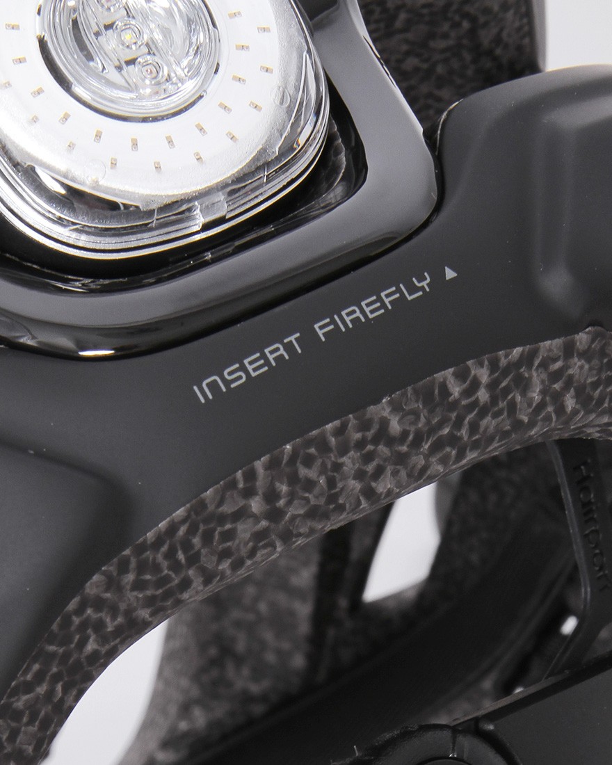 LUMOSスマートライト付属ヘルメット【ULTRAFLY】14l