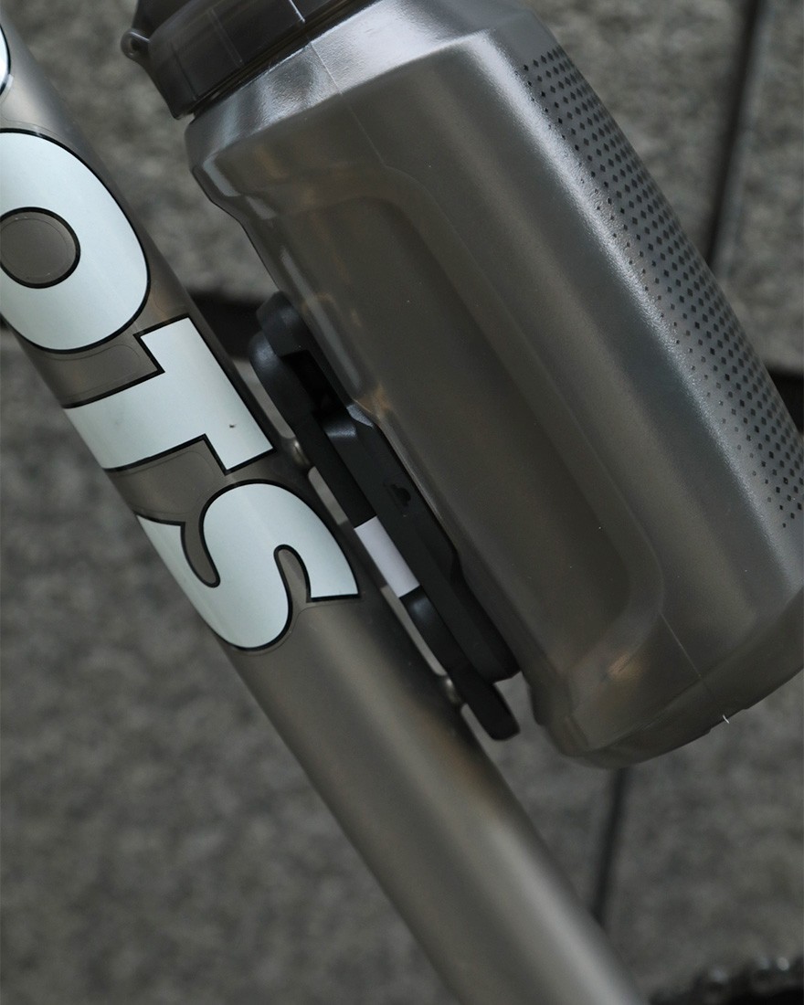 FIDLOCKキャップ付きボトル + マウントベース【TWIST BOTTLE 750 COM + BIKE BASE】18l