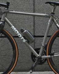 FIDLOCKキャップ付きボトル + マウントベース【TWIST BOTTLE 750 COM + BIKE BASE】mb_17l