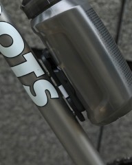 FIDLOCKキャップ付きボトル + マウントベース【TWIST BOTTLE 750 COM + BIKE BASE】mb_18l