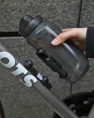 FIDLOCKキャップ付きボトル + マウントベース【TWIST BOTTLE 750 COM + BIKE BASE】mb_19l
