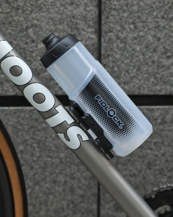 FIDLOCKボトル + マウントベース【TWIST BOTTLE 600+BIKE BASE】17l
