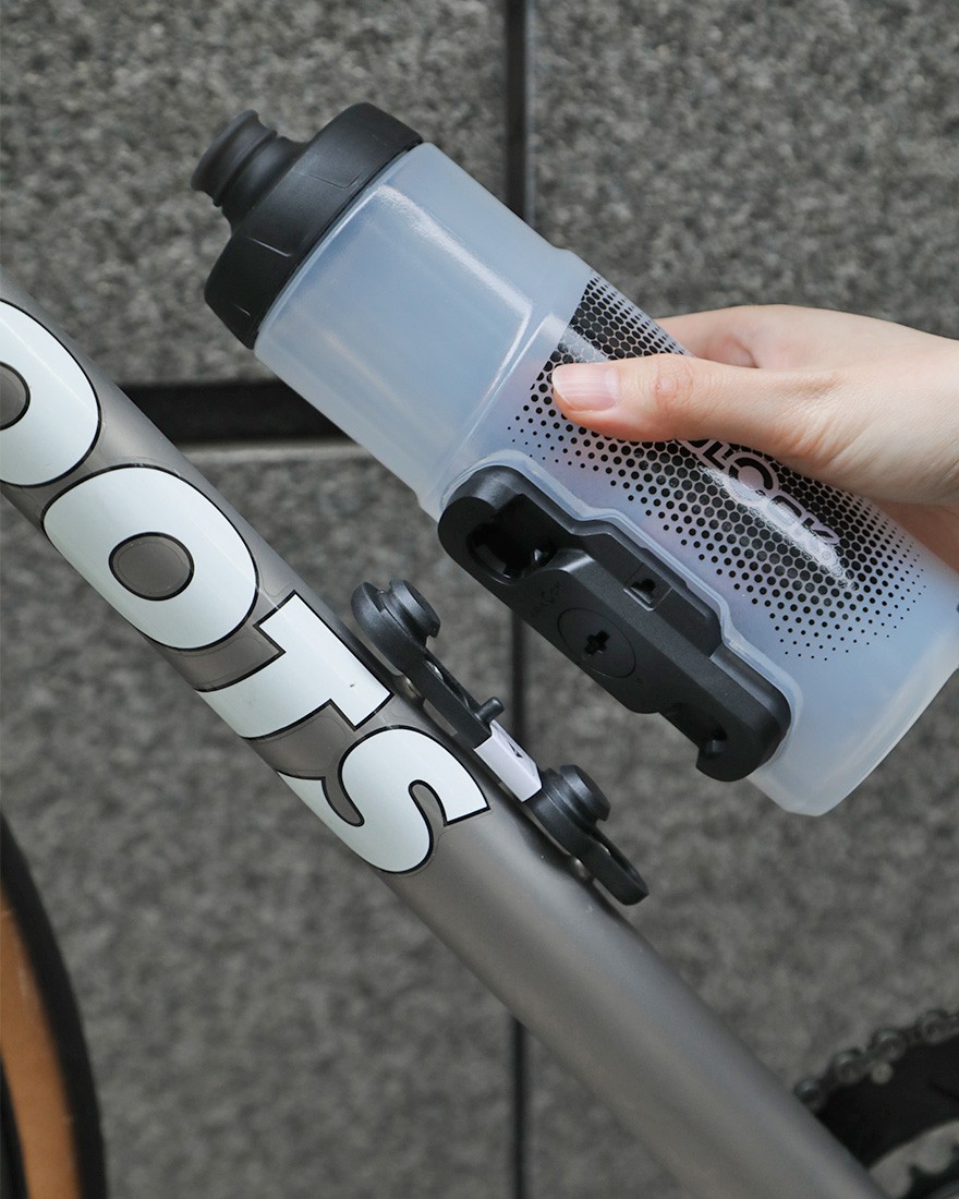 FIDLOCKボトル + マウントベース【TWIST BOTTLE 600+BIKE BASE】18l