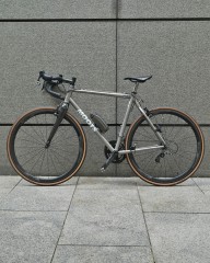 FIDLOCKキャップ付きボトル + マウントベース【TWIST BOTTLE 590 + BIKE BASE】mb_13l