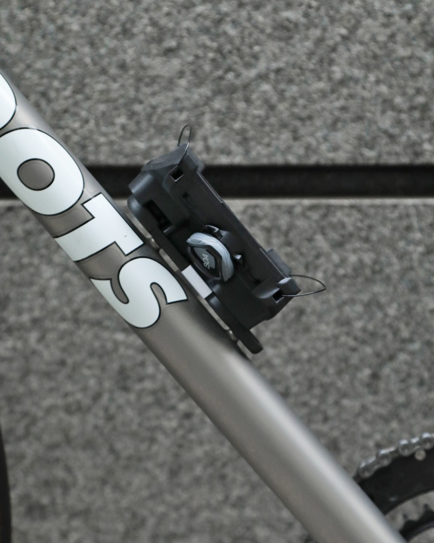 FIDLOCKボトルマウントシステム【TWIST UNI CONNECTOR + BIKE BASE】15l