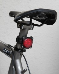 LEZYNEUSB充電式リアライト【ZECTO DRIVE 200+ REAR BLACK】mb_13l