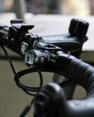 LEZYNEUSB充電式フロントライト【FEMTO USB DRIVE FRONT】mb_12l