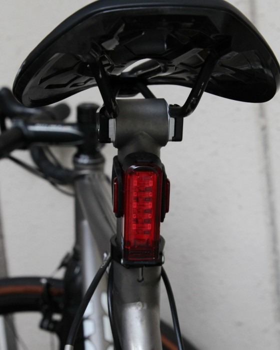LEZYNEUSB充電式リアライト【STRIP DRIVE PRO ALERT 400+ 】19l