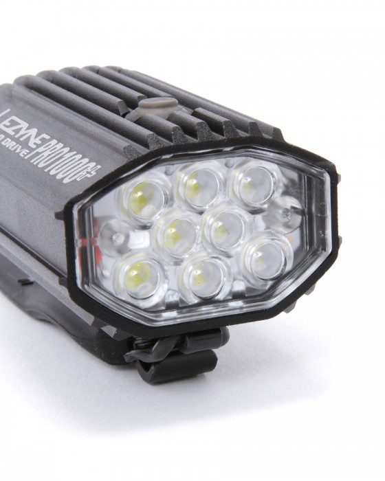 LEZYNEUSB充電式フロントライト【MICRO DRIVE PRO 1000+】08l