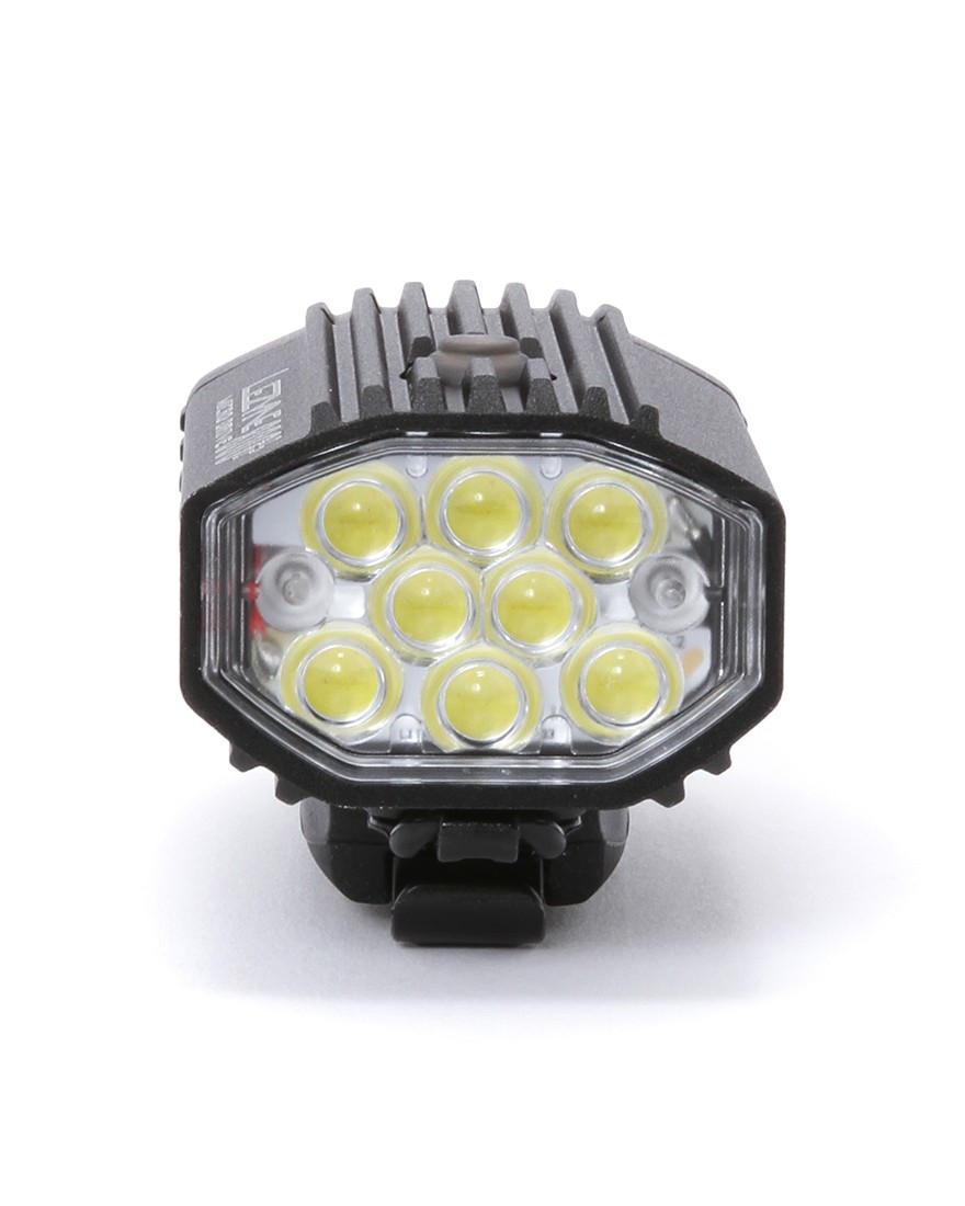 LEZYNEUSB充電式フロントライト【MICRO DRIVE 800+】03l