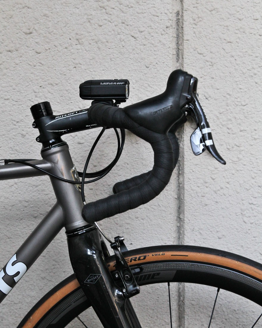 LEZYNEUSB充電式フロントライト【MICRO DRIVE 800+】17l