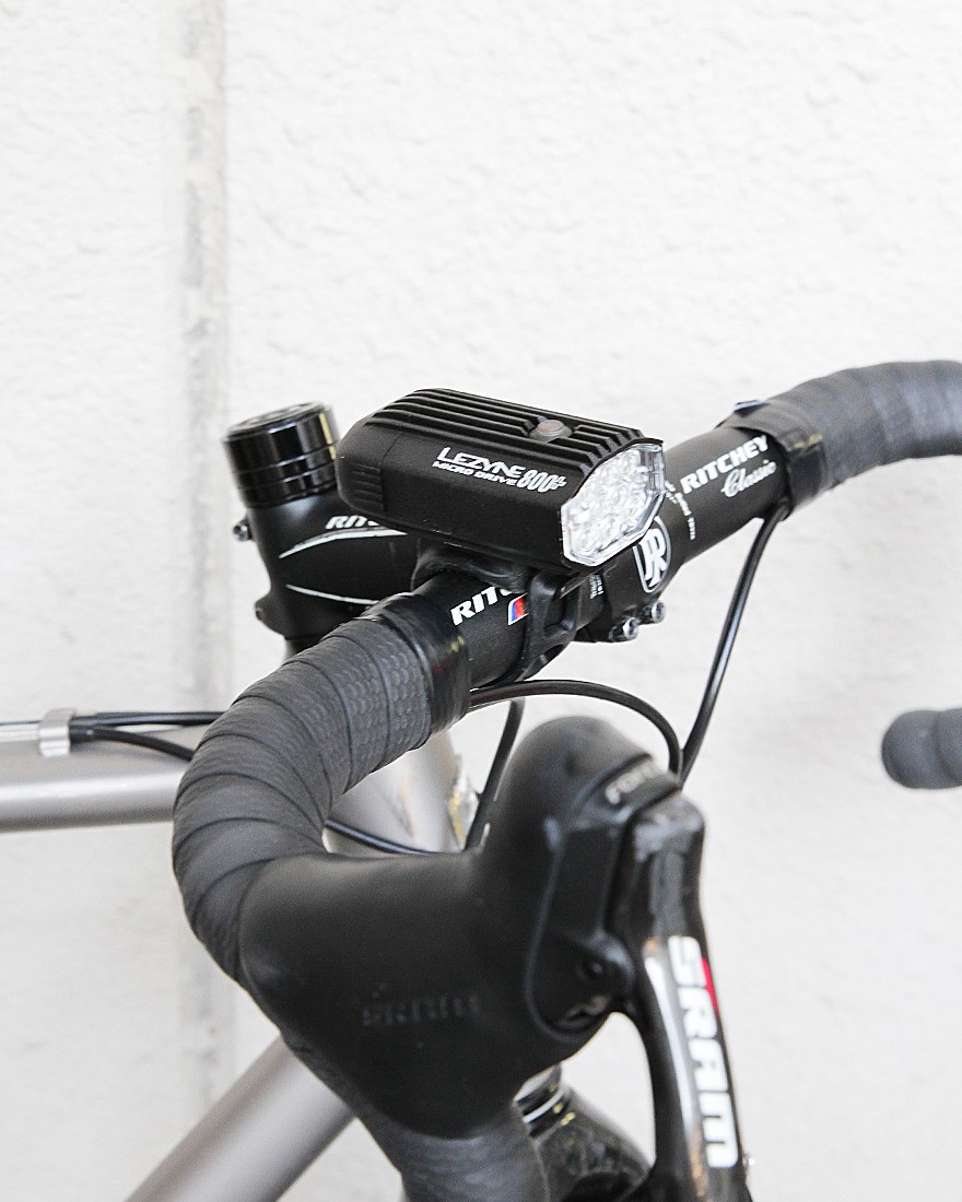 LEZYNEUSB充電式フロントライト【MICRO DRIVE 800+】18l