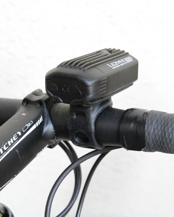 LEZYNEUSB充電式フロントライト【MICRO DRIVE 800+】20l
