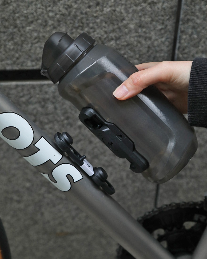 FIDLOCKキャップ付きボトル【TWIST SINGLE BOTTLE 750 COMPACT】18l