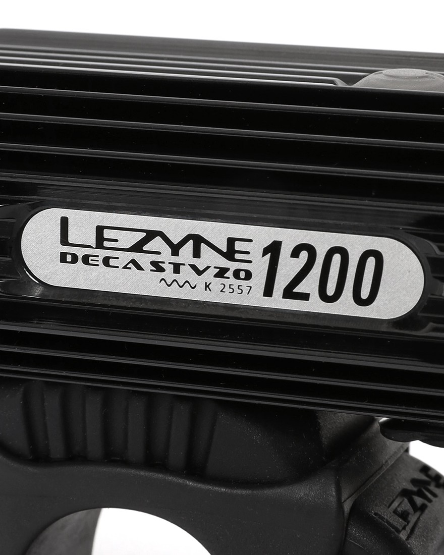 LEZYNEStVZO規格対応 フロントライト【DECA StVZO 1200 FRONT BLACK】10l