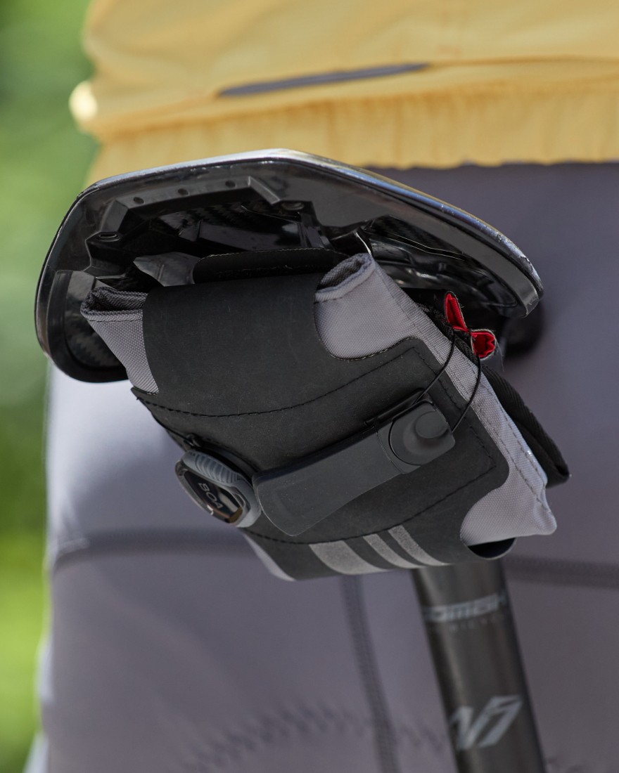 SILCAサドルバッグ【SEAT ROLL ASYMMETRICO】15l