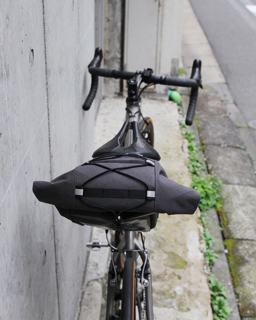 サドルバッグ【Saddle Bag 13L】｜Peloton de Paris（プロトン ド パリ 