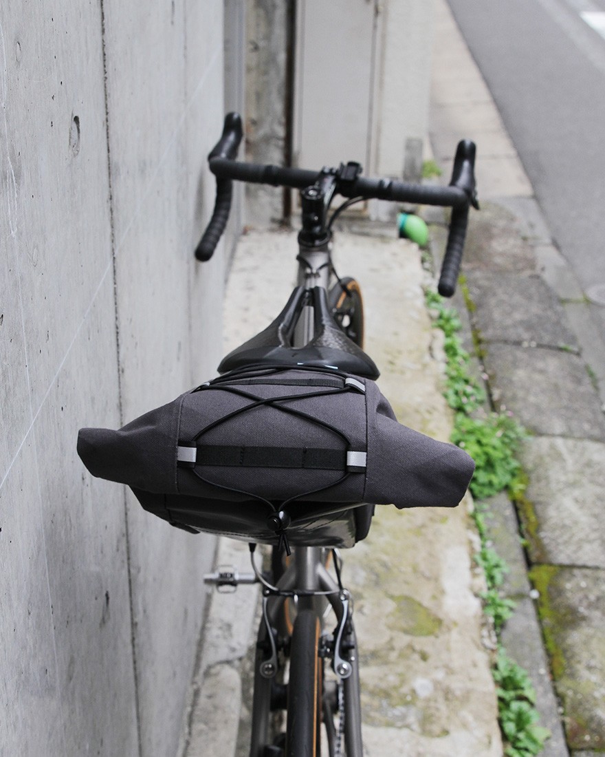 サドルバッグ【Saddle Bag 13L】｜Peloton de Paris（プロトン ド パリ