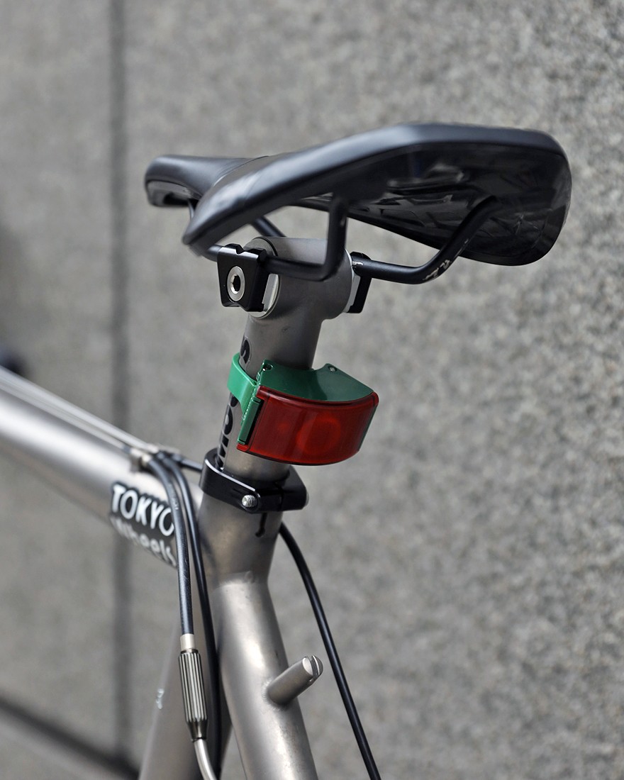 BOOKMANUSB充電式 リアライト【Curve Rear Light】14l