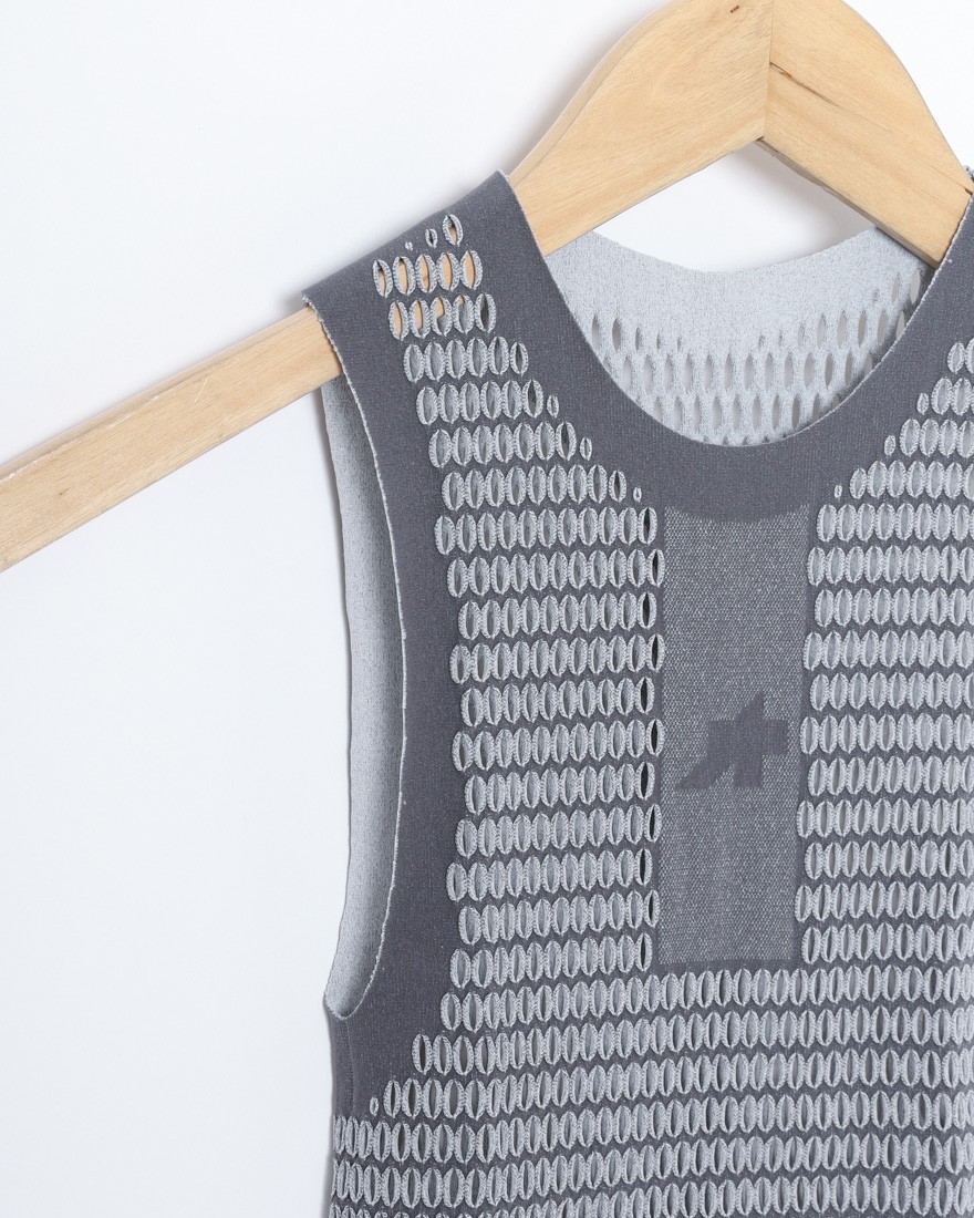 ASSOSノースリーブ ベースレイヤー【EQUIPE NS Skin Layer P1】09l