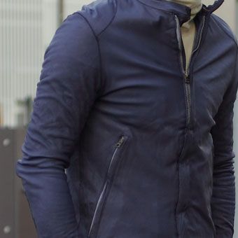今なら揃ってます。スキンのようなレザー