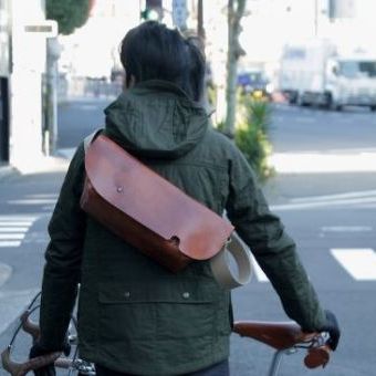 『自転車とレザー』両方を知らないと作れないバッグ。