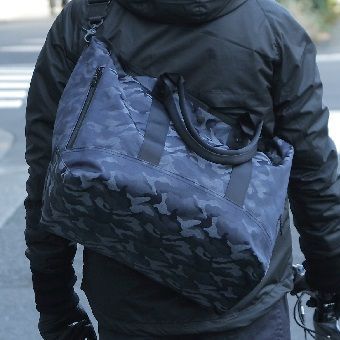 今年のトートは、カモ柄でいきましょう。