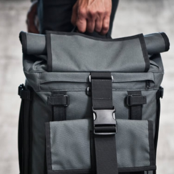 毎日荷物が同じ量ではない。だから、足し引きできるバックパック