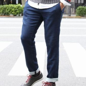 「部屋着」にも「パーティ」にもいけるデニムパンツ？