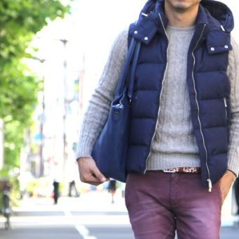 どっち付かずはダメ。アウターに徹したダウンベストはこうなります。