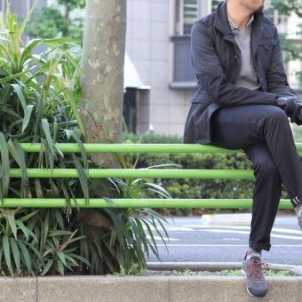 日本人の脚とは言わせない。穿く人を選ばない美脚パンツ。