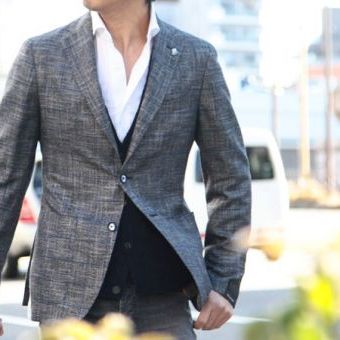 そろそろ春夏モノ行きますよー！第一弾はタリアトーレの艶ジャケット！