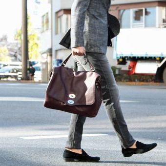 悪目立ちしないのに、確実に目を惹くバッグ。