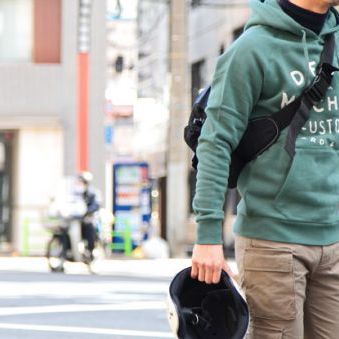 子供っぽくならない、30代、40代からのスウェット着こなし術。